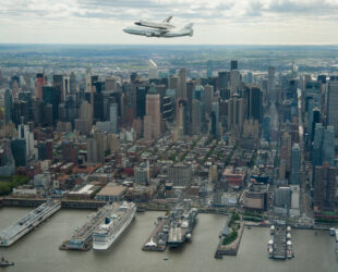 Shuttle Enterprise Flight to New York (201204270023HQ)